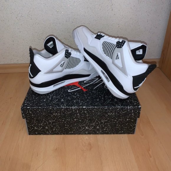 Nike Other - Nike Air Jordan 4 Retro